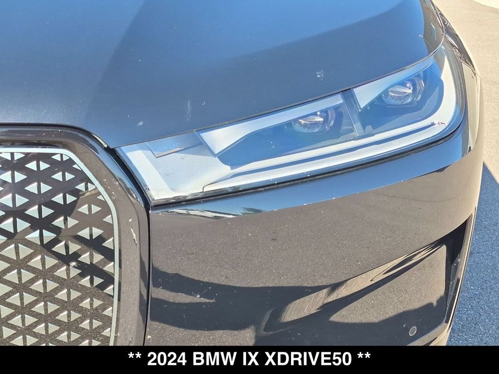 Used 2024 BMW iX xDrive50 w/ Premium Package AWD/4WD image 17