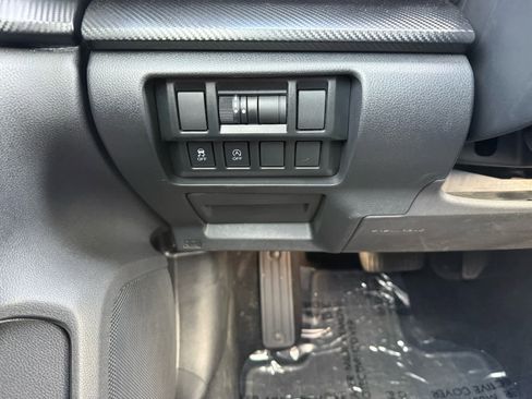 Used 2021 Subaru Crosstrek 2.0i image 28