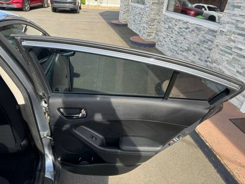 Used 2017 Kia Forte S FWD image 12