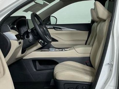 Certified 2023 INFINITI QX60 Luxe w/ Cargo Package FWD image 12