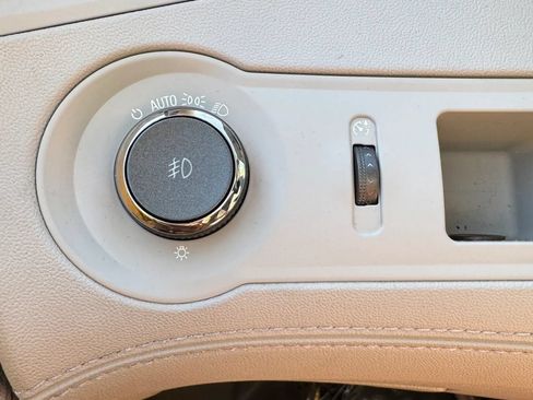 Used 2011 Buick LaCrosse CXL FWD image 18