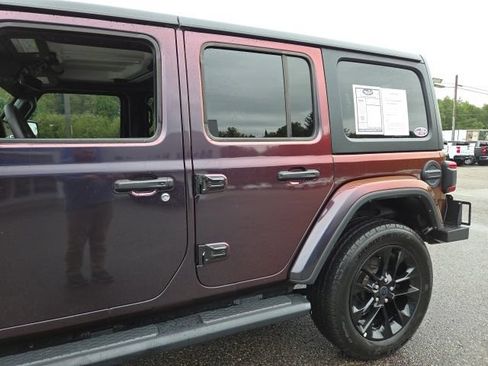 Used 2024 Jeep Wrangler Unlimited Sahara w/ Technology Group AWD/4WD image 37