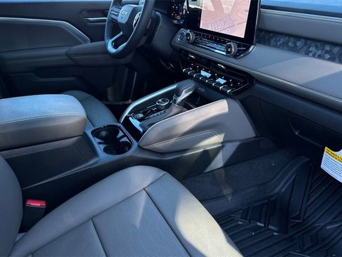 New 2026 Chevrolet Colorado ZR2 w/ ZR2 Bison Edition image 15