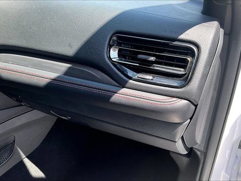 Used 2024 Dodge Durango GT RWD image 27