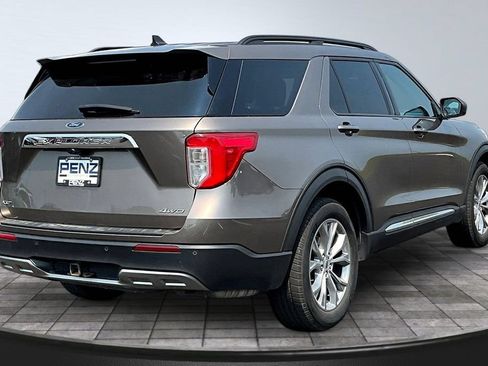 Used 2021 Ford Explorer XLT w/ Equipment Group 202A AWD/4WD image 6