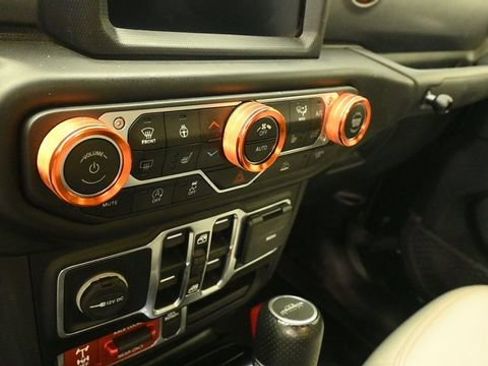 Used 2020 Jeep Gladiator Mojave AWD/4WD image 17