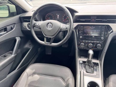 Used 2020 Volkswagen Passat 2.0T SE image 5