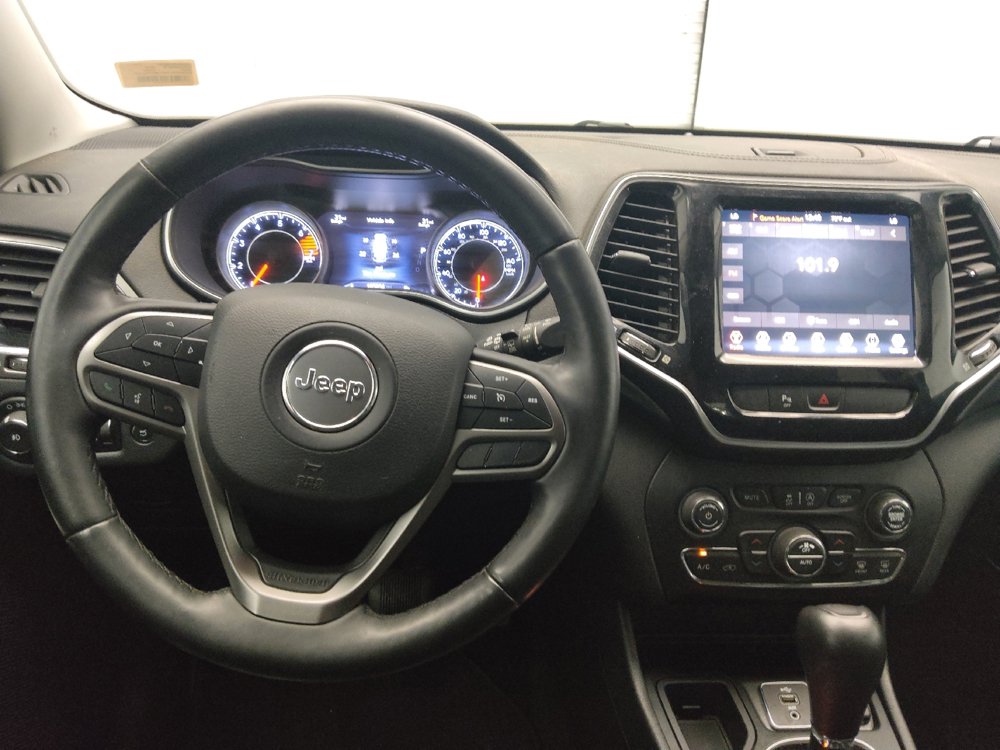 Used 2019 Jeep Cherokee Limited FWD image 22