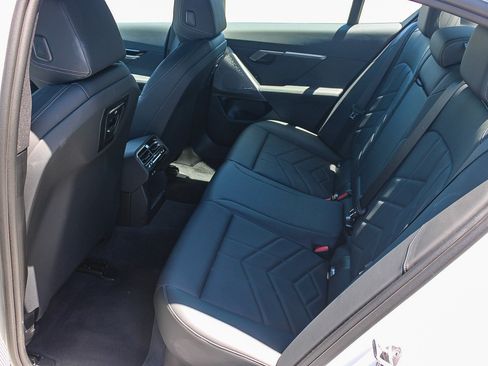 Used 2024 BMW 530i w/ Convenience Package RWD image 19