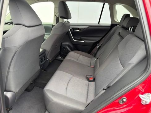 Used 2019 Toyota RAV4 XLE AWD/4WD image 23