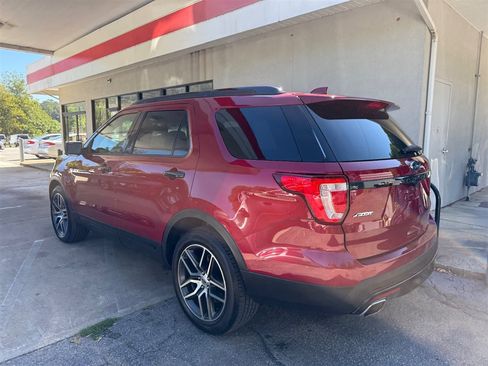 Used 2017 Ford Explorer Sport w/ Equipment Group 401A AWD/4WD image 18
