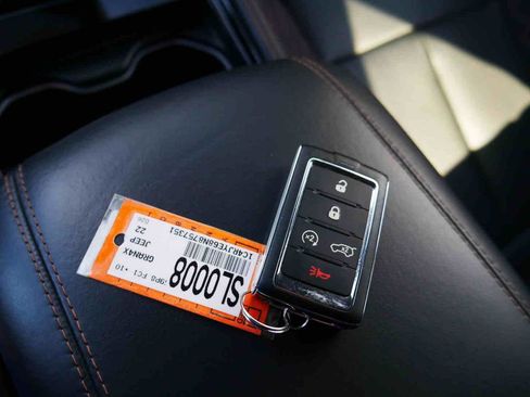Certified 2022 Jeep Grand Cherokee Summit AWD/4WD image 29