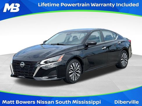 Used 2024 Nissan Altima 2.5 SV FWD image 1