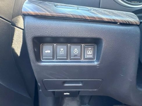 Used 2017 Nissan Maxima Platinum FWD image 21
