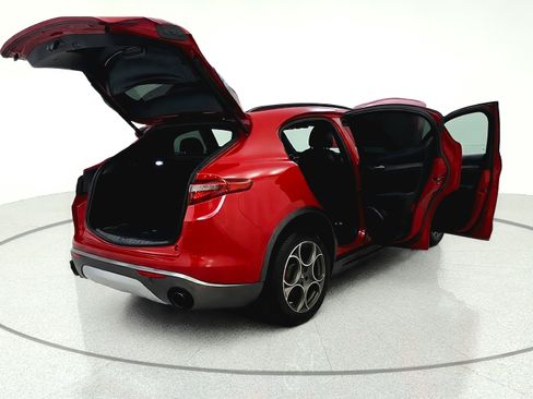 Used 2022 Alfa Romeo Stelvio Ti AWD/4WD image 14