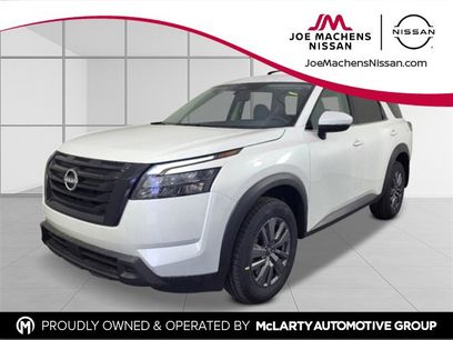 New 2025 Nissan Pathfinder SV w/ Black Appearance Package