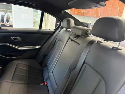 Used 2019 BMW 330i Sedan w/ Driving Assistance Package RWD image 7