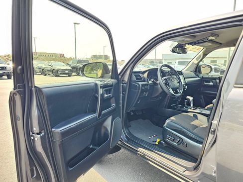 Used 2023 Toyota 4Runner TRD Off-Road AWD/4WD image 18
