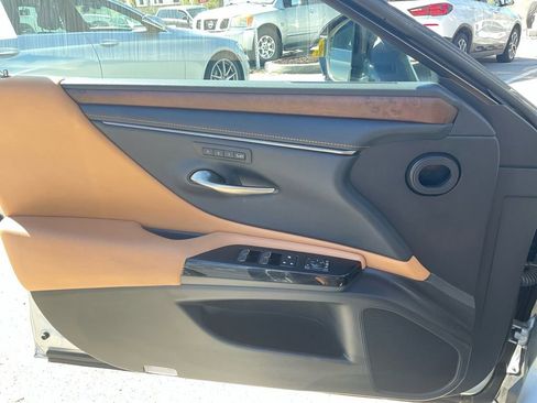 Used 2022 Lexus ES 350 w/ Premium Package image 11