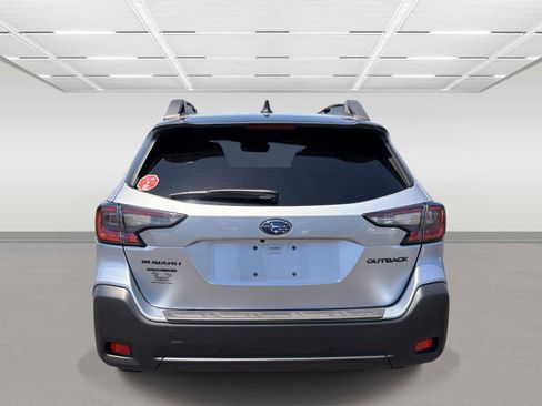 Used 2025 Subaru Outback Onyx Edition AWD/4WD image 4