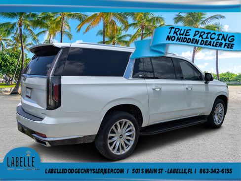 Used 2022 Cadillac Escalade ESV Luxury RWD image 3