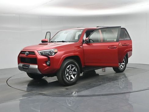 Used 2024 Toyota 4Runner TRD Off-Road image 29