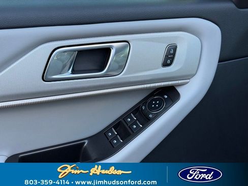 New 2026 Ford Explorer Active w/ Active Comfort Package image 17