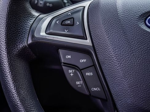 Used 2020 Ford Fusion SE FWD image 28