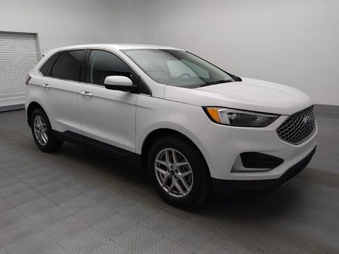 Used 2024 Ford Edge SEL image 11
