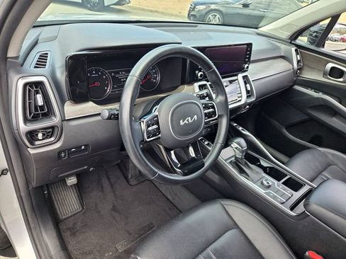 Used 2022 Kia Sorento S w/ Panoramic Sunroof Package AWD/4WD image 8