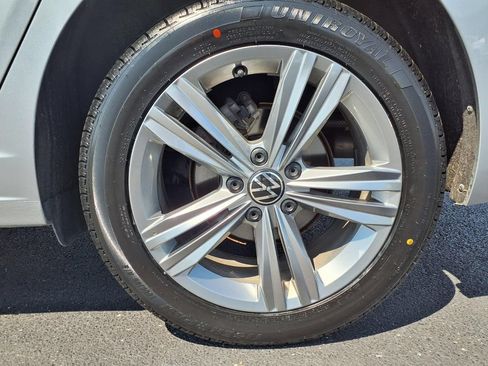 Used 2024 Volkswagen Jetta SE FWD image 31