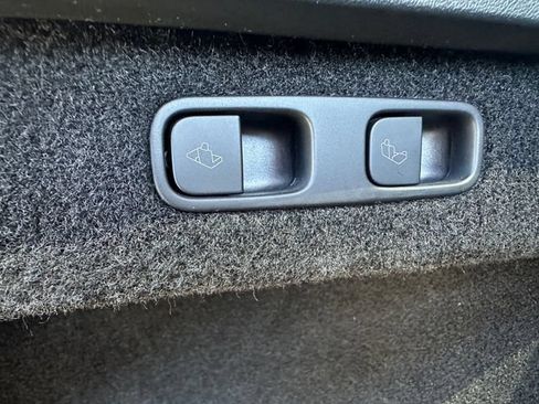 Used 2023 Tesla Model Y Performance AWD/4WD image 24
