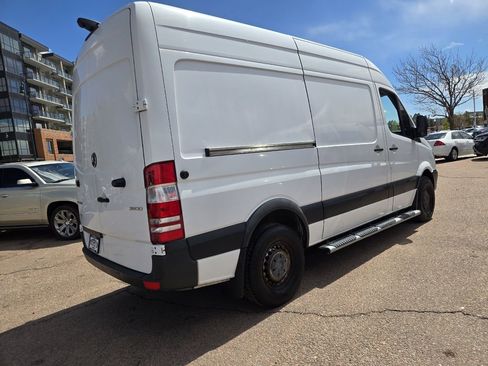 Used 2017 Mercedes-Benz Sprinter 2500 image 9