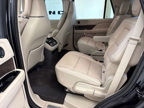 Used 2019 Lincoln Navigator Reserve AWD/4WD image 26