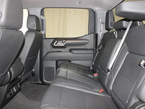 Used 2025 GMC Sierra 1500 SLT AWD/4WD image 22