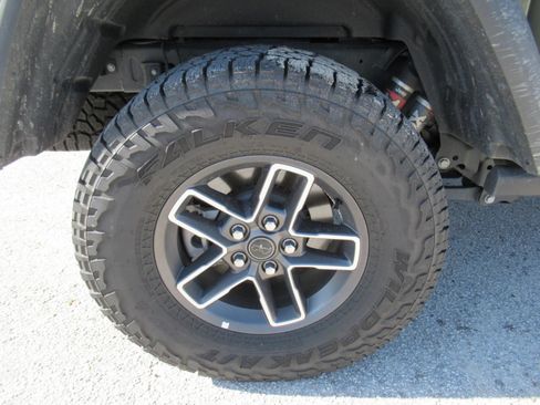 Used 2026 Jeep Gladiator Mojave AWD/4WD image 5