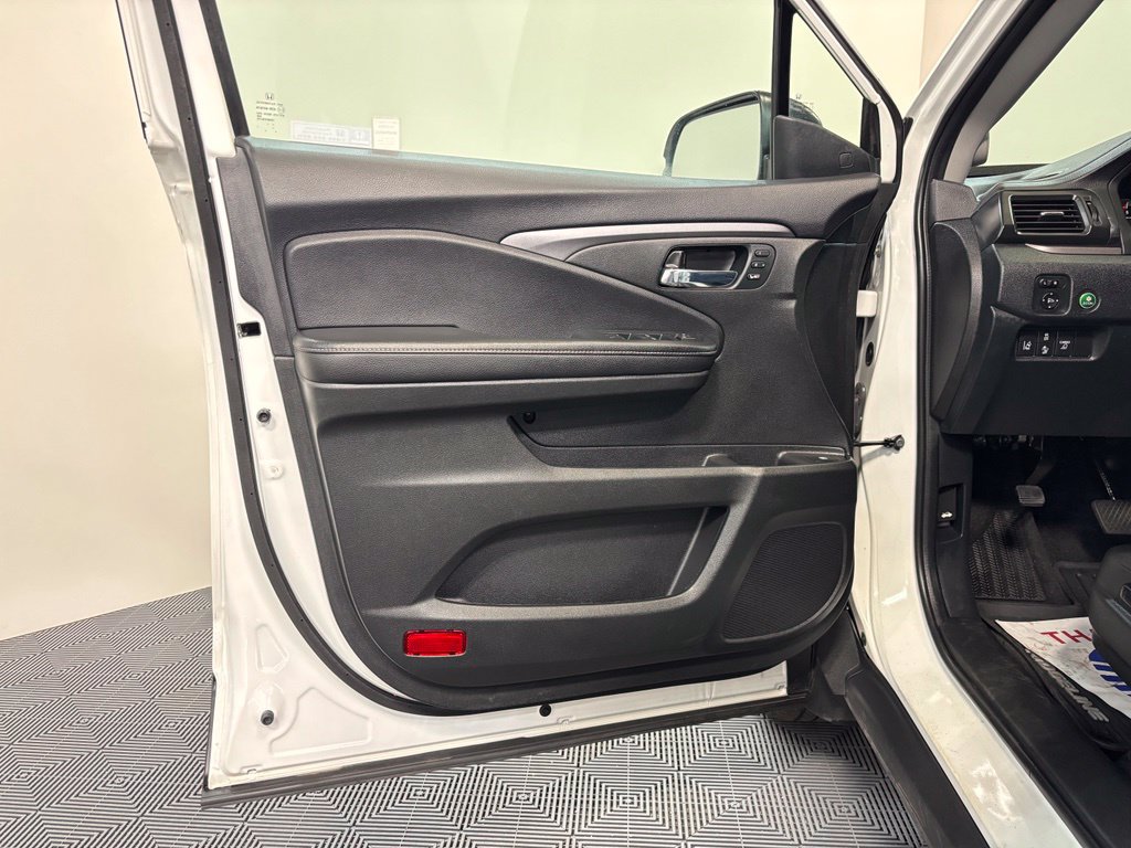 Certified 2023 Honda Ridgeline RTL image 29