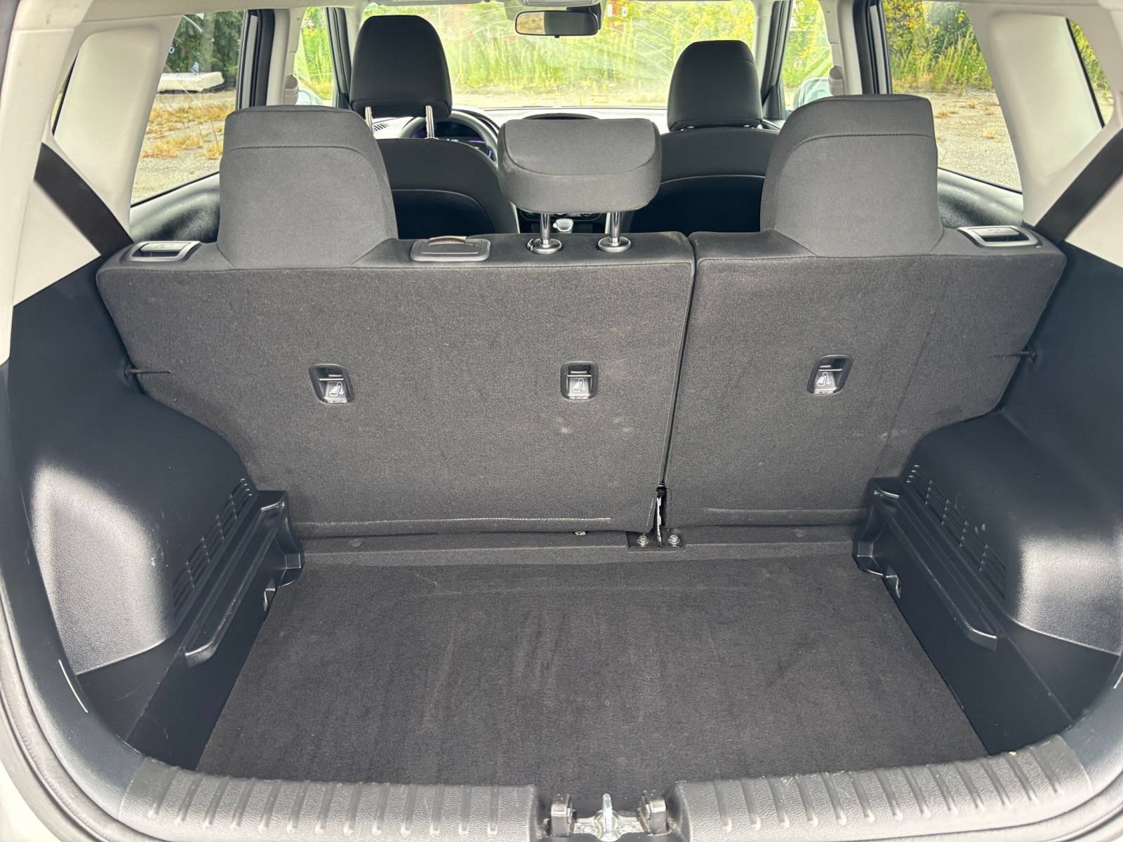 Used 2025 Kia Soul LX w/ LX Technology Package FWD image 26