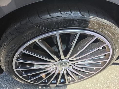 Used 2025 Mercedes-Benz C 300 4MATIC Sedan image 10
