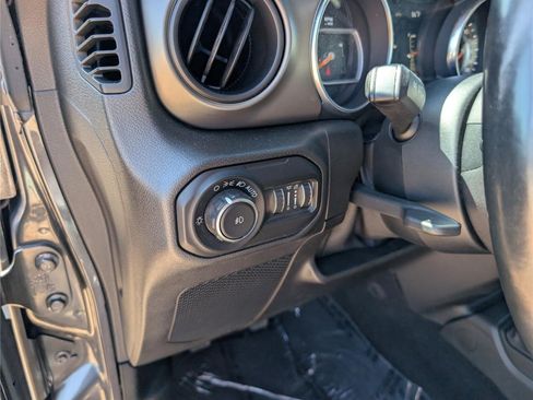 Used 2019 Jeep Wrangler Unlimited Sport S AWD/4WD image 20