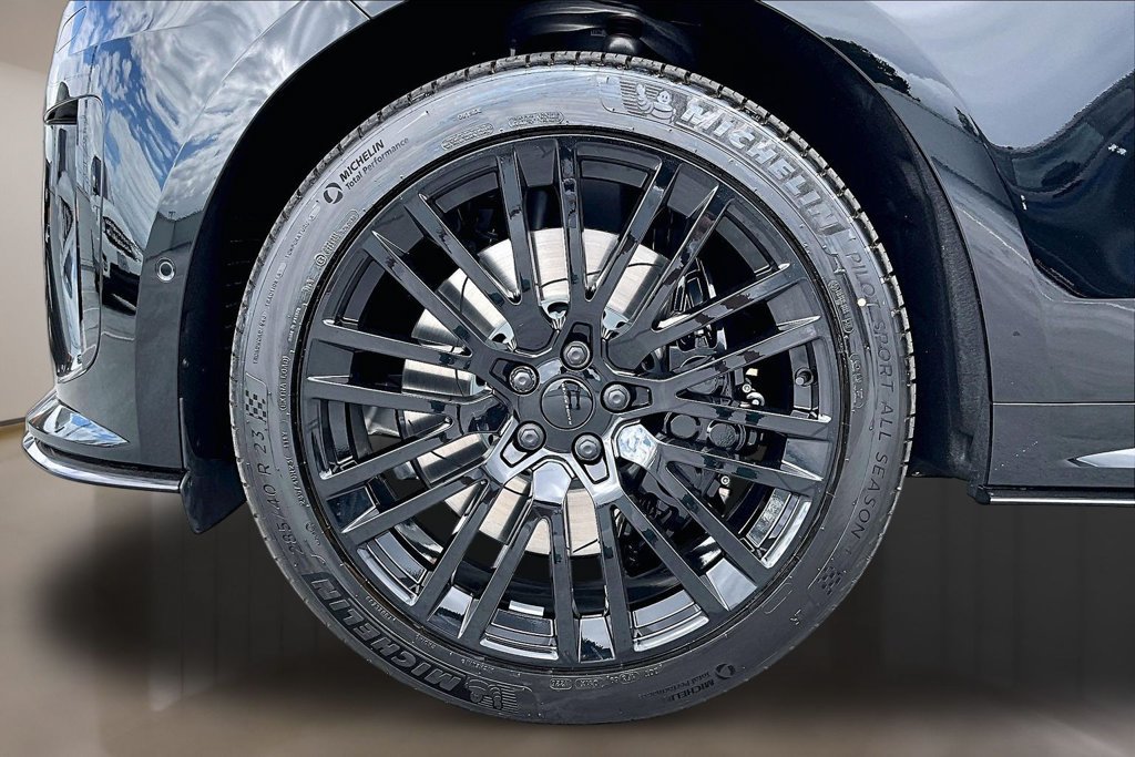 New 2027 Land Rover Range Rover Sport SV AWD/4WD image 12