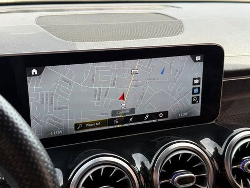 Used 2021 Mercedes-Benz GLB 35 AMG 4MATIC image 29