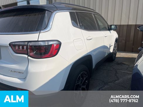 Used 2025 Jeep Compass Limited AWD/4WD image 10