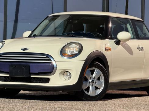 Used 2015 MINI Cooper 2-Door Hardtop image 3