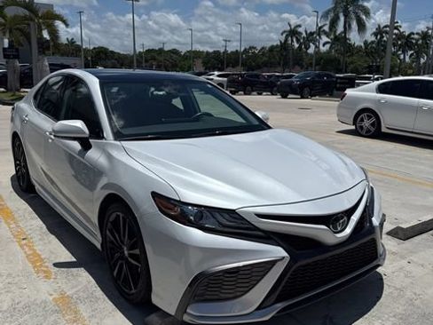 Used 2021 Toyota Camry XSE FWD image 6