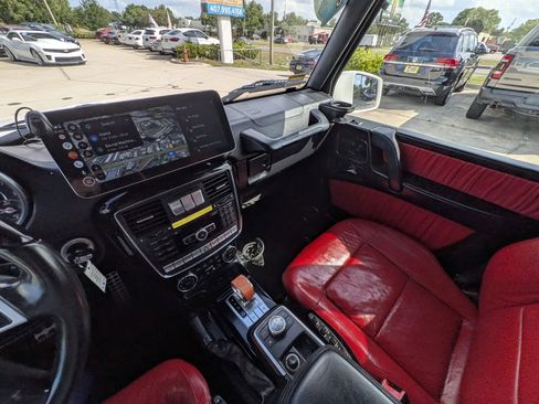 Used 2014 Mercedes-Benz G 63 AMG 4MATIC image 11