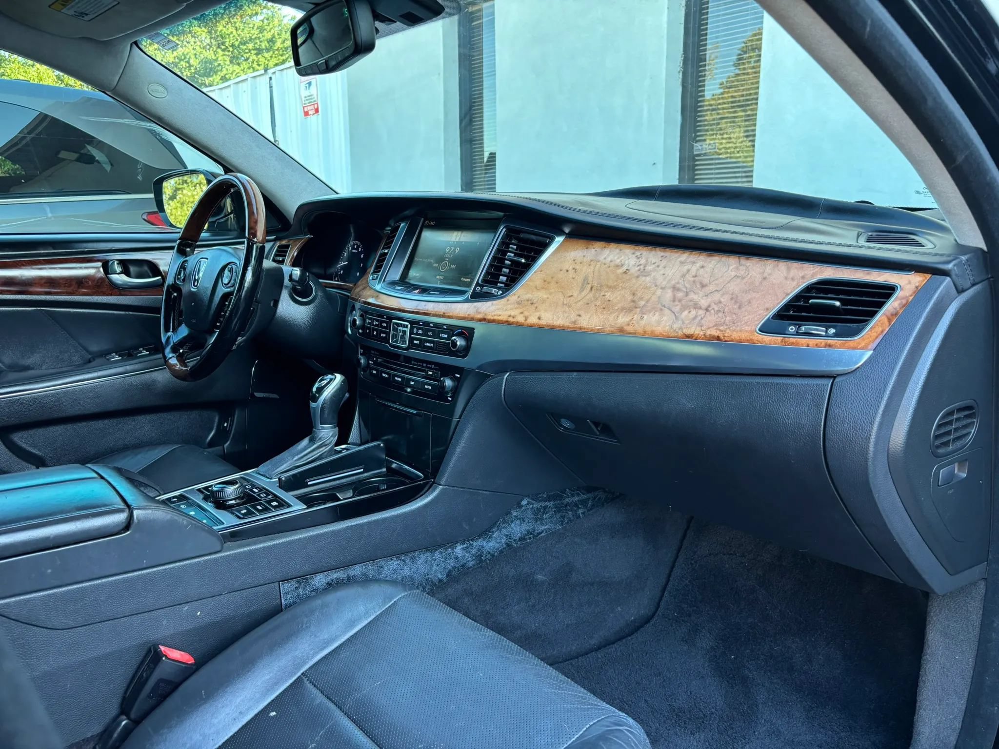 Used 2014 Hyundai Equus Signature RWD image 15