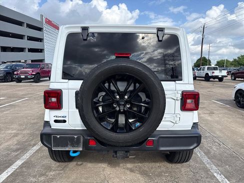 Used 2022 Jeep Wrangler Unlimited Sahara image 7