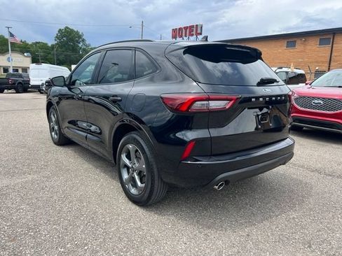Certified 2023 Ford Escape ST-Line Select AWD/4WD image 6