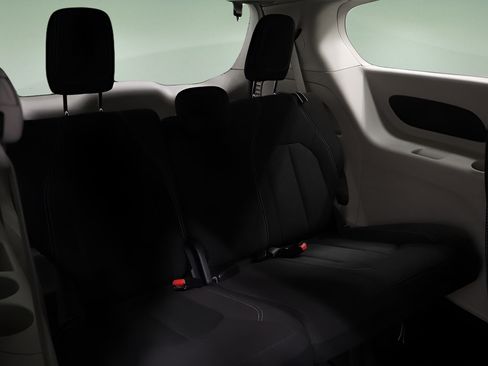 Certified 2023 Chrysler Voyager LX FWD image 17